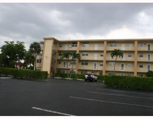 9949 Sandalfoot Boulevard, Unit 540 Boca Raton, FL 33428 - Photo 1 of 14 Primary Photo