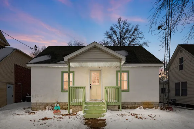 $109,987 | 105 3rd Street, Martinton, IL 60951