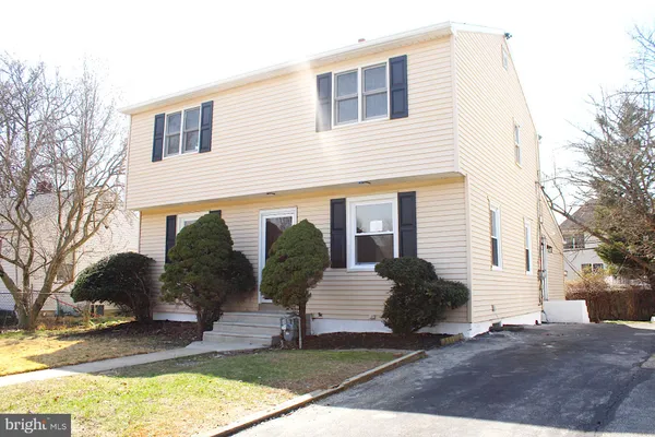 $374,999 | 307 Park Circle, Norwood, PA 19074
