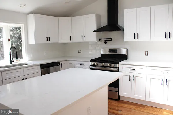 $374,999 | 307 Park Circle, Norwood, PA 19074