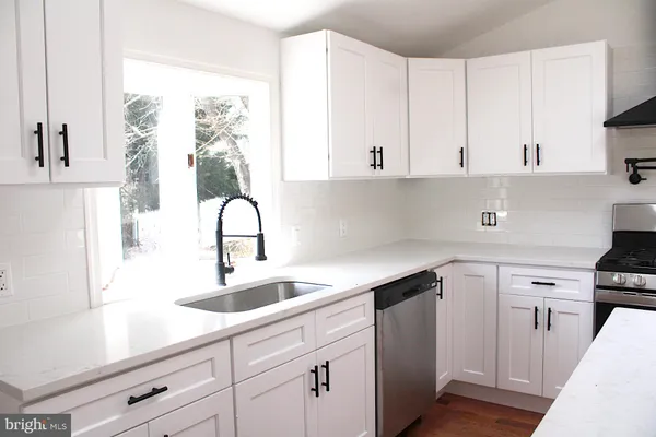 $374,999 | 307 Park Circle, Norwood, PA 19074