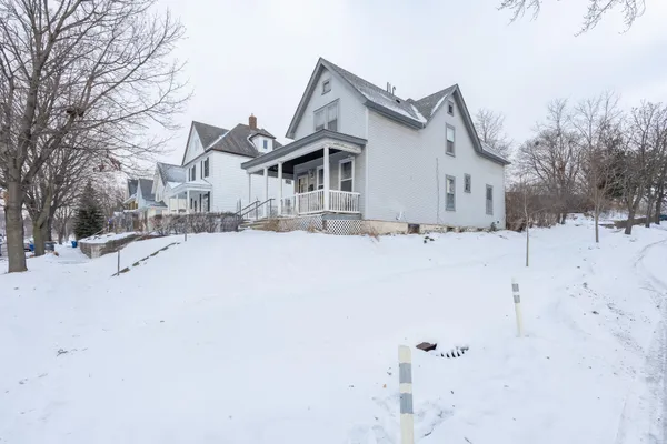 $199,900 | 655 South Robert Street, St. Paul, MN 55107