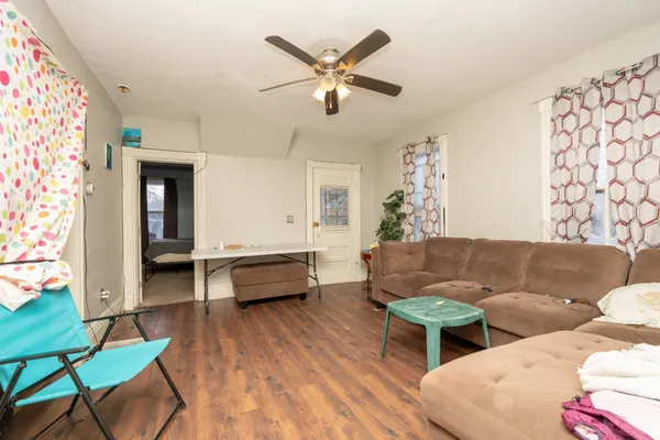 $199,900 | 655 South Robert Street, St. Paul, MN 55107