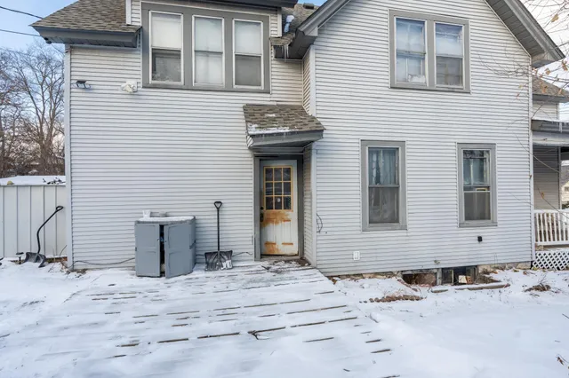 $199,900 | 655 South Robert Street, St. Paul, MN 55107