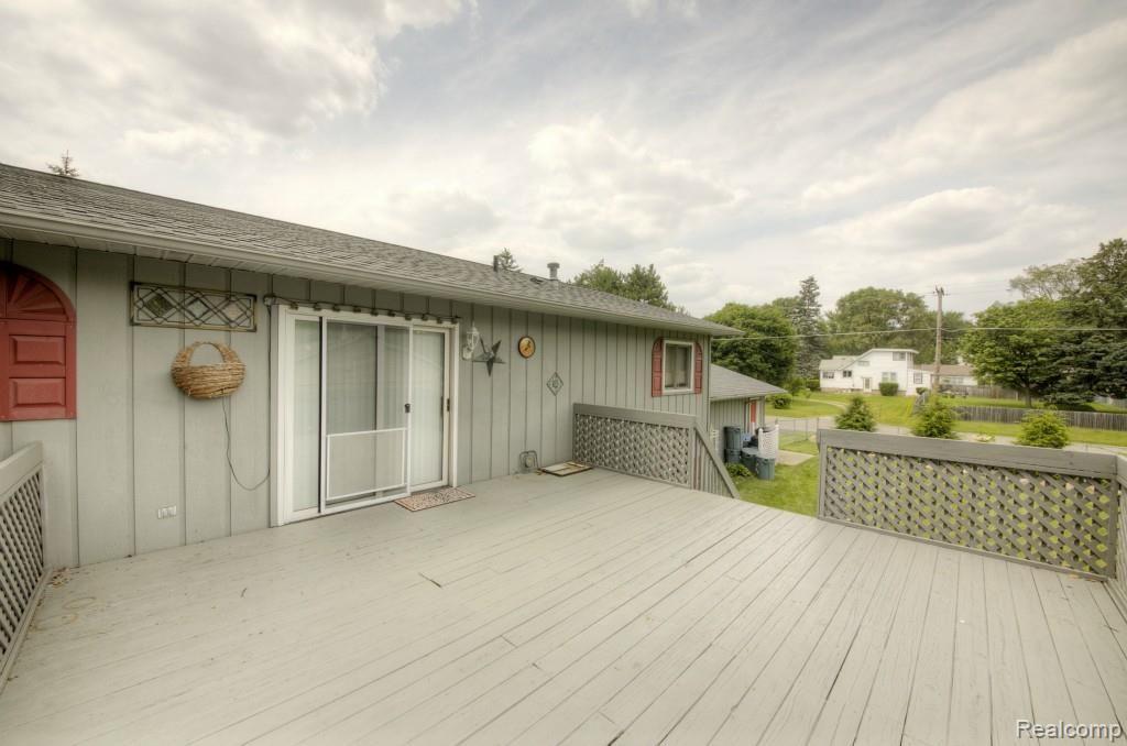 10294 Stark Road Livonia, MI 48150 - Photo 11 of 25 DECK.jpg