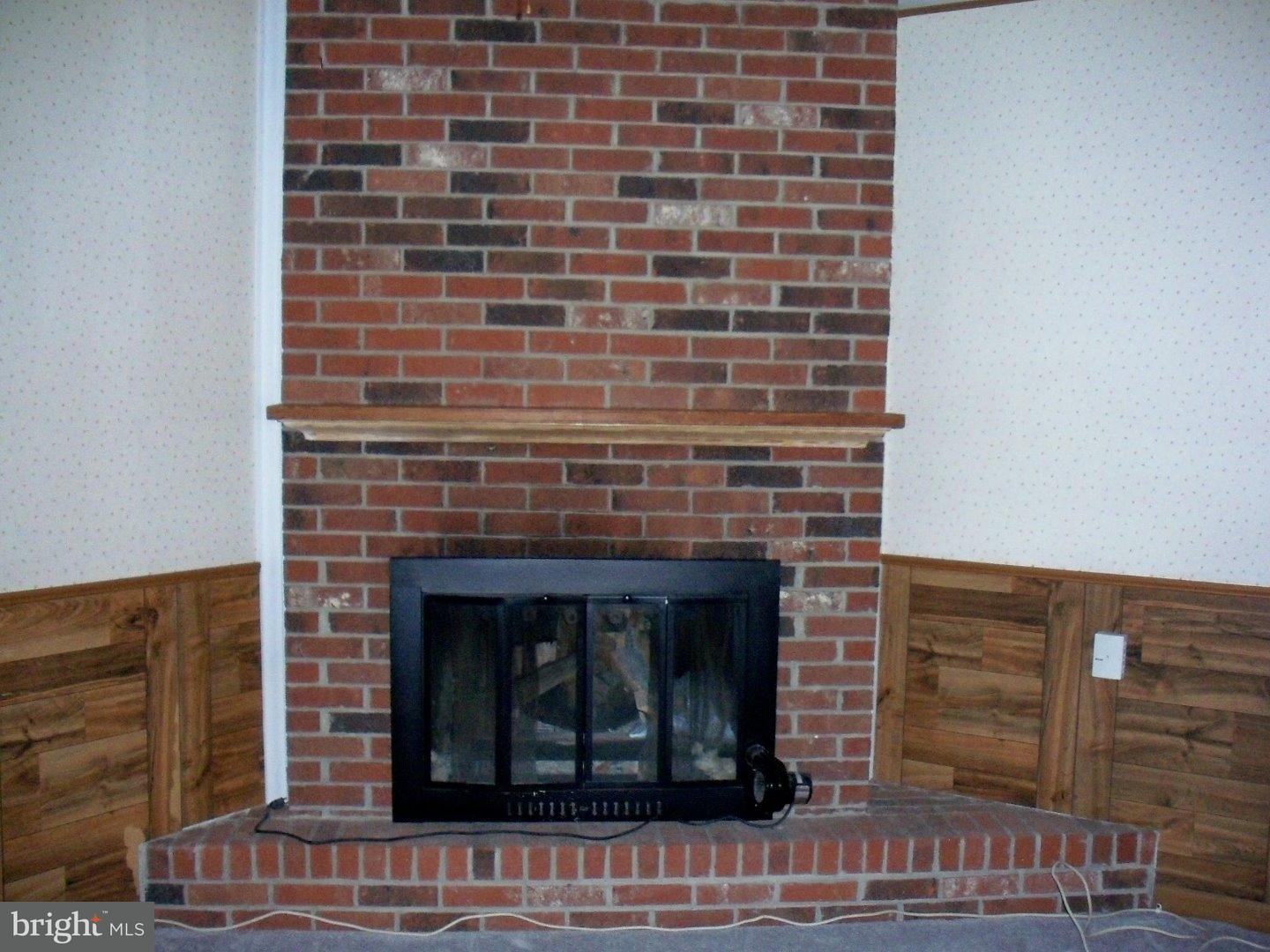 149 Saxton Road Dover, DE 19901 - Photo 5 of 25 Fireplace