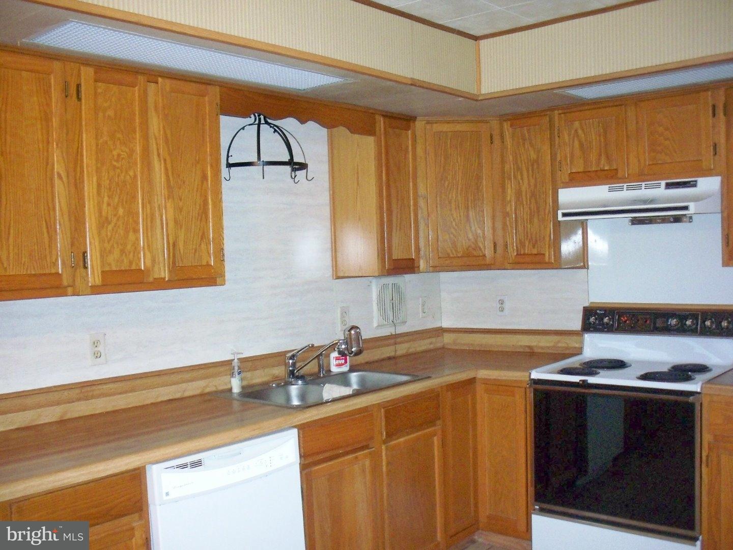 149 Saxton Road Dover, DE 19901 - Photo 8 of 25 Kitchen