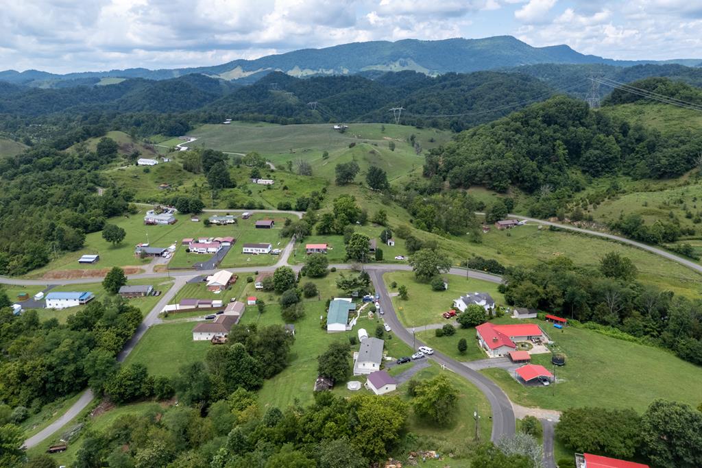 957 Hubbard Town Road Honaker, VA 24260 - Photo 47 of 51 Gallery Image 47