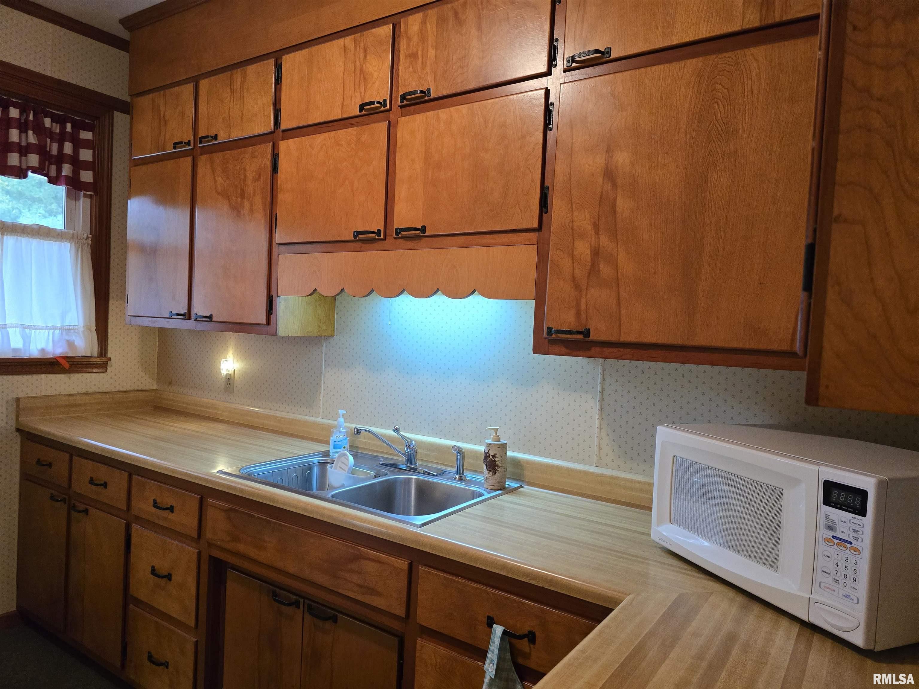 1195 South Main Street Canton, IL 61520 - Photo 20 of 40