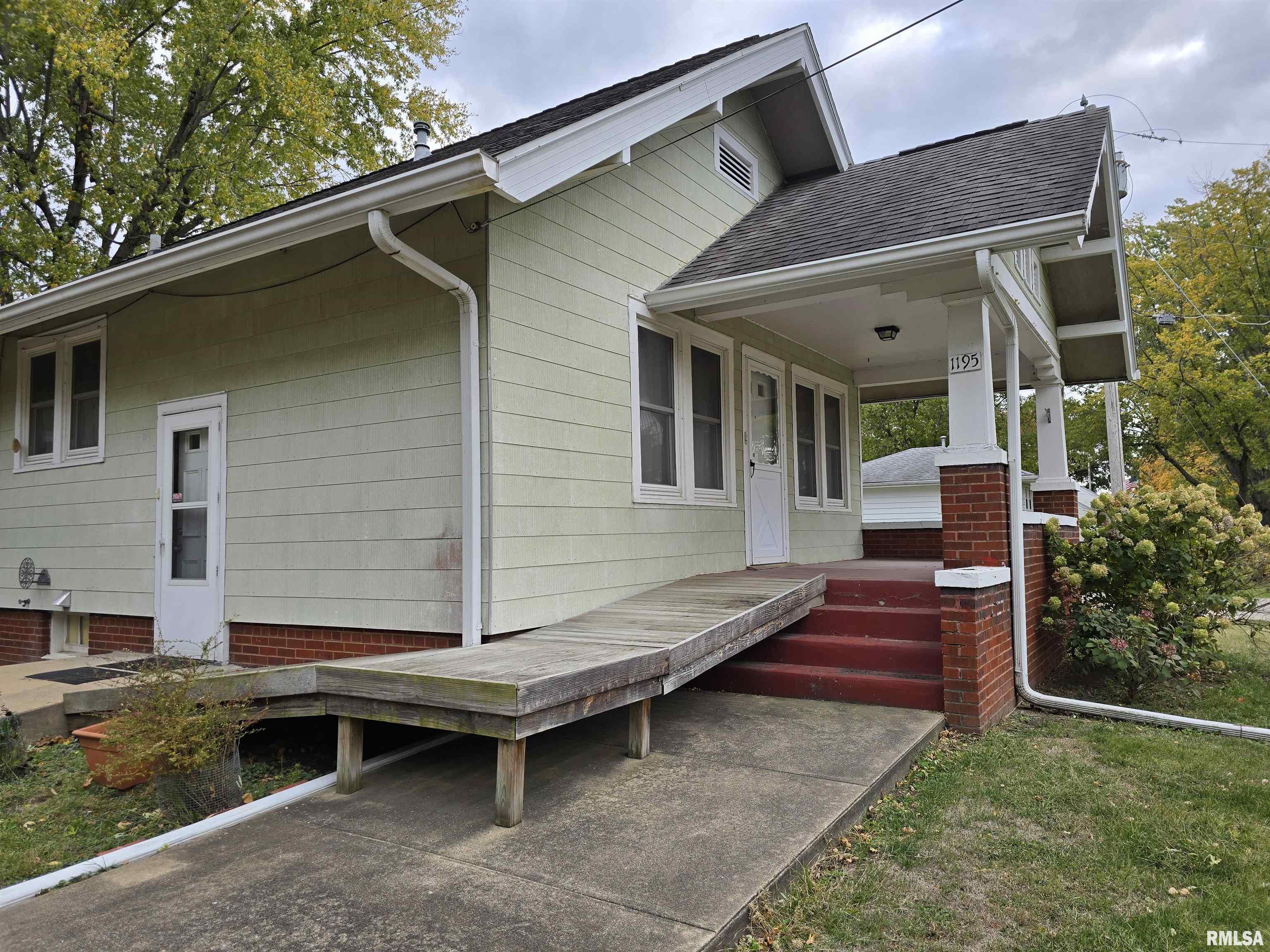 1195 South Main Street Canton, IL 61520 - Photo 38 of 40