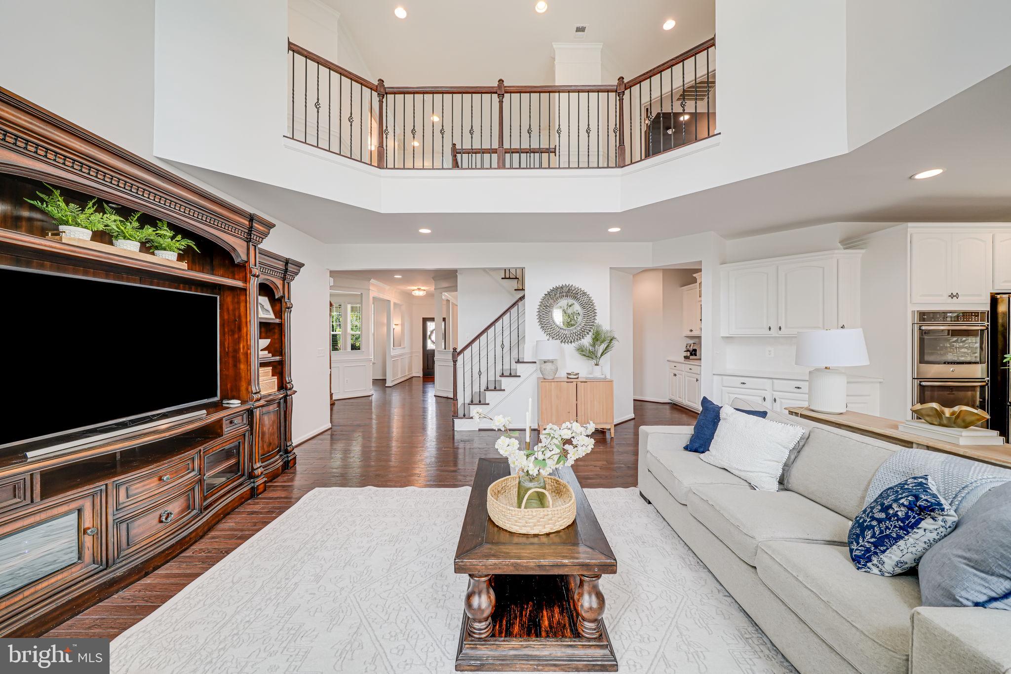 40976 Maplehurst Drive Aldie, VA 20105 - Photo 3 of 63