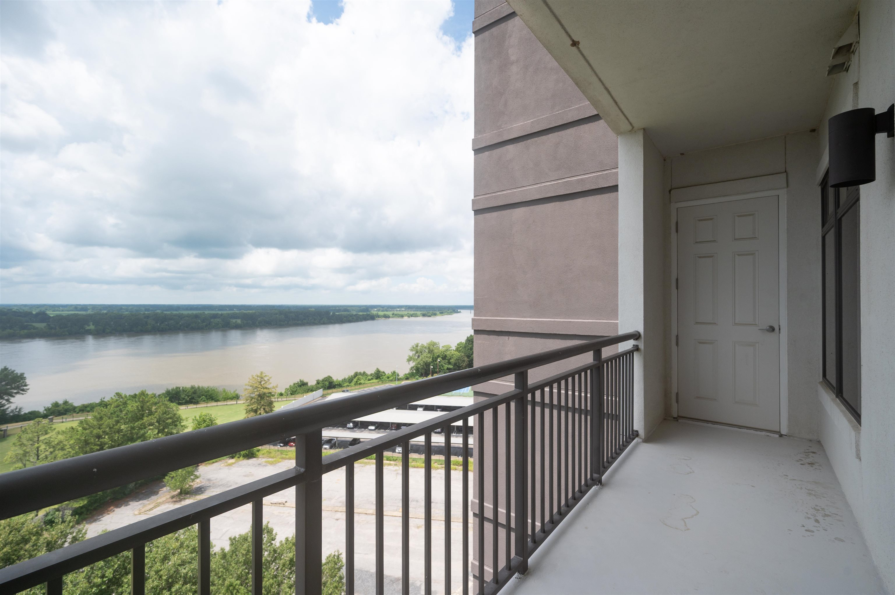 717 Riverside Drive, Unit 1108 Memphis, TN 38103 - Photo 12 of 40