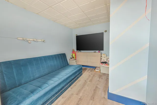 $925,000 | 129 Guenther Avenue, Valley Stream, NY 11580