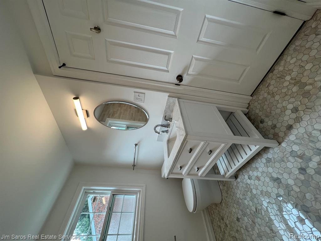 249 Ridgemont Road Grosse Pointe, MI 48236 - Photo 19 of 31