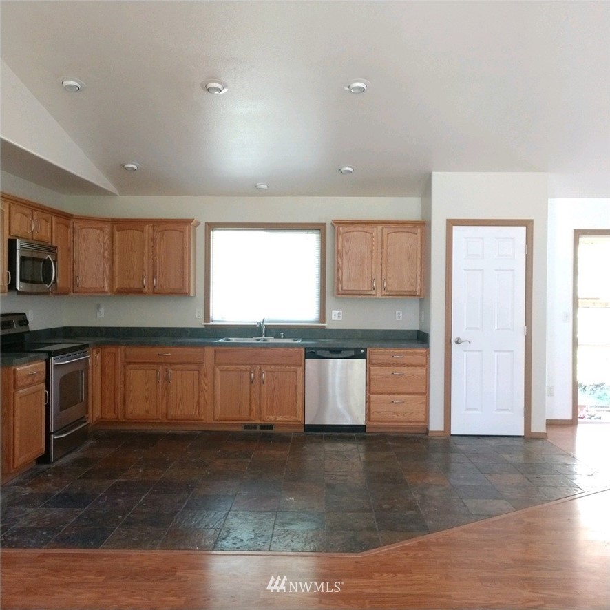 446 Meier Road Winlock, WA 98596 - Photo 4 of 11