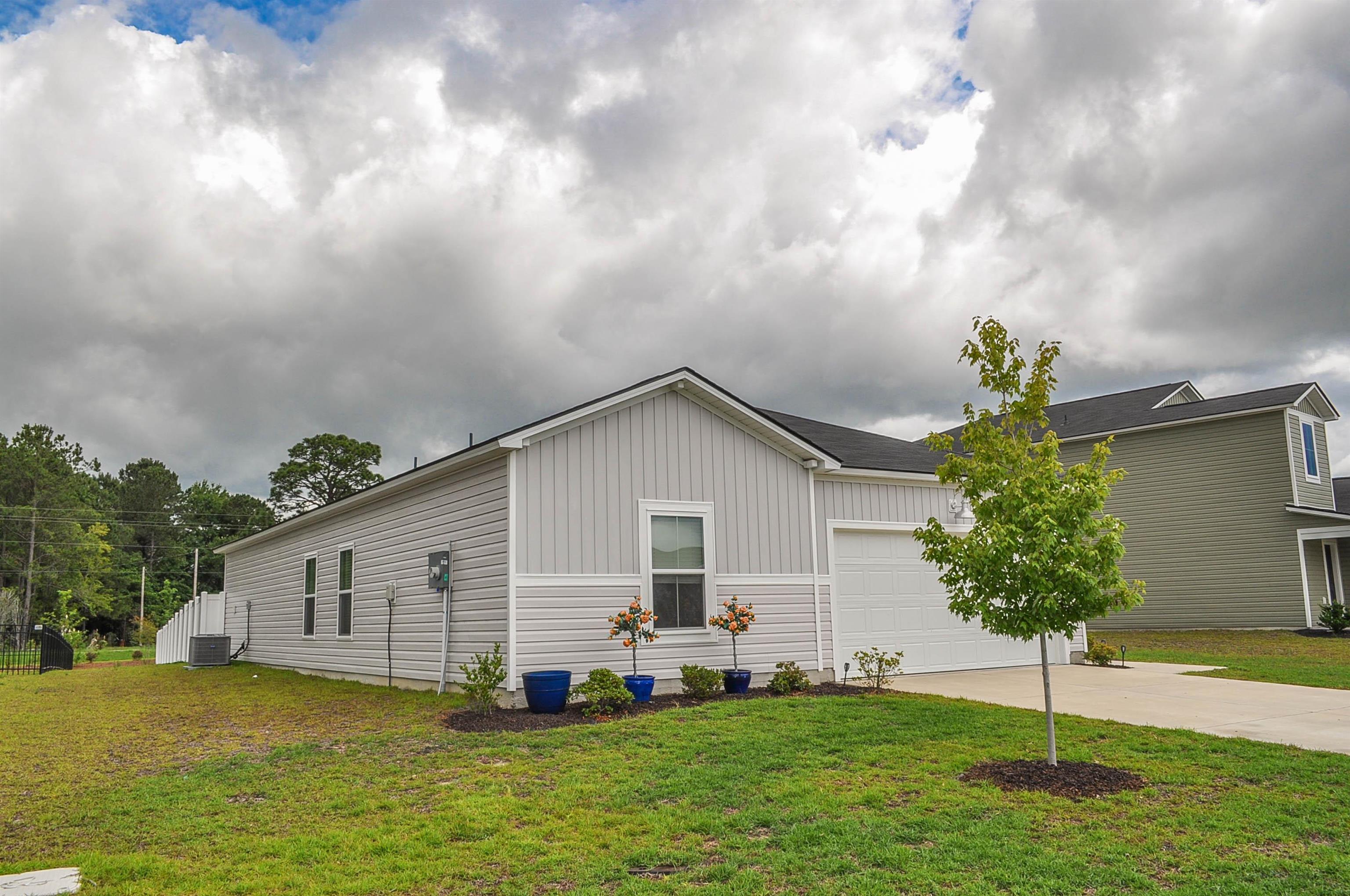 272 Warner Crossing Way Loris, SC 29569 - Photo 3 of 41