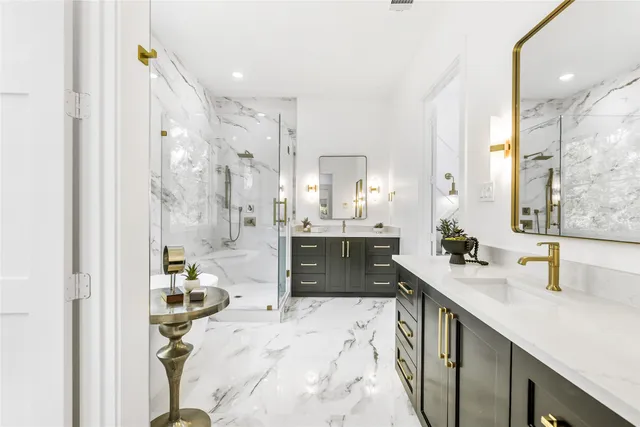 a bath tub sitting next to a bathroom