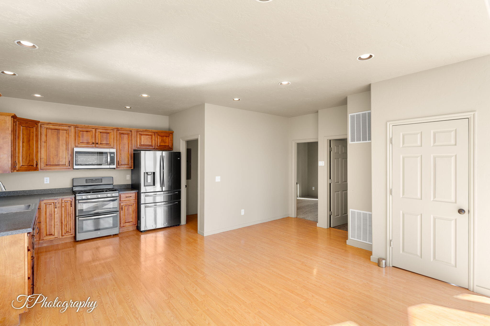 342 East Foothill Circle Central, UT 84722 - Photo 25 of 50 Kitchen & dining area, main level.