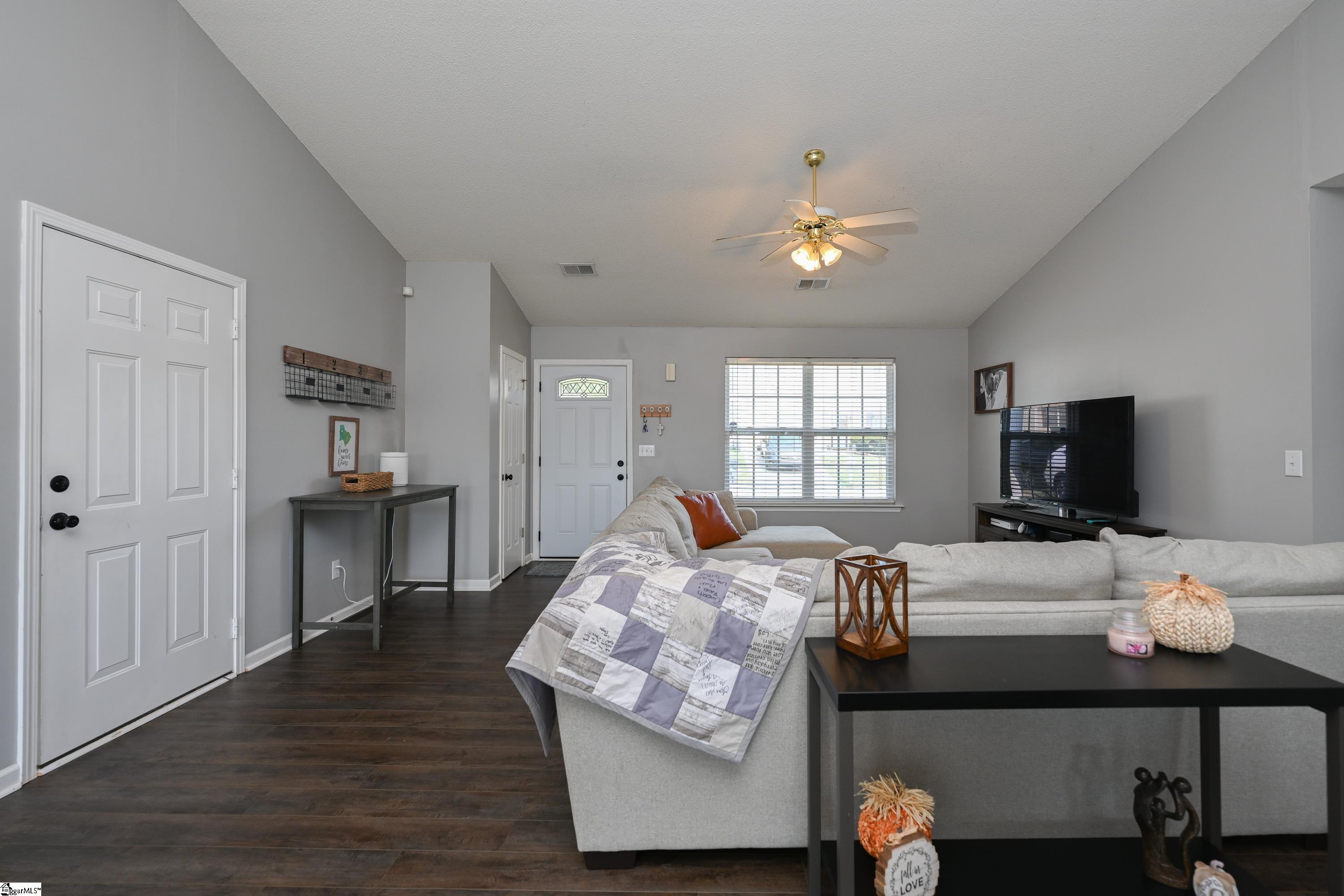 349 Honor Road Duncan, SC 29334 - Photo 3 of 18 Gallery Image 3