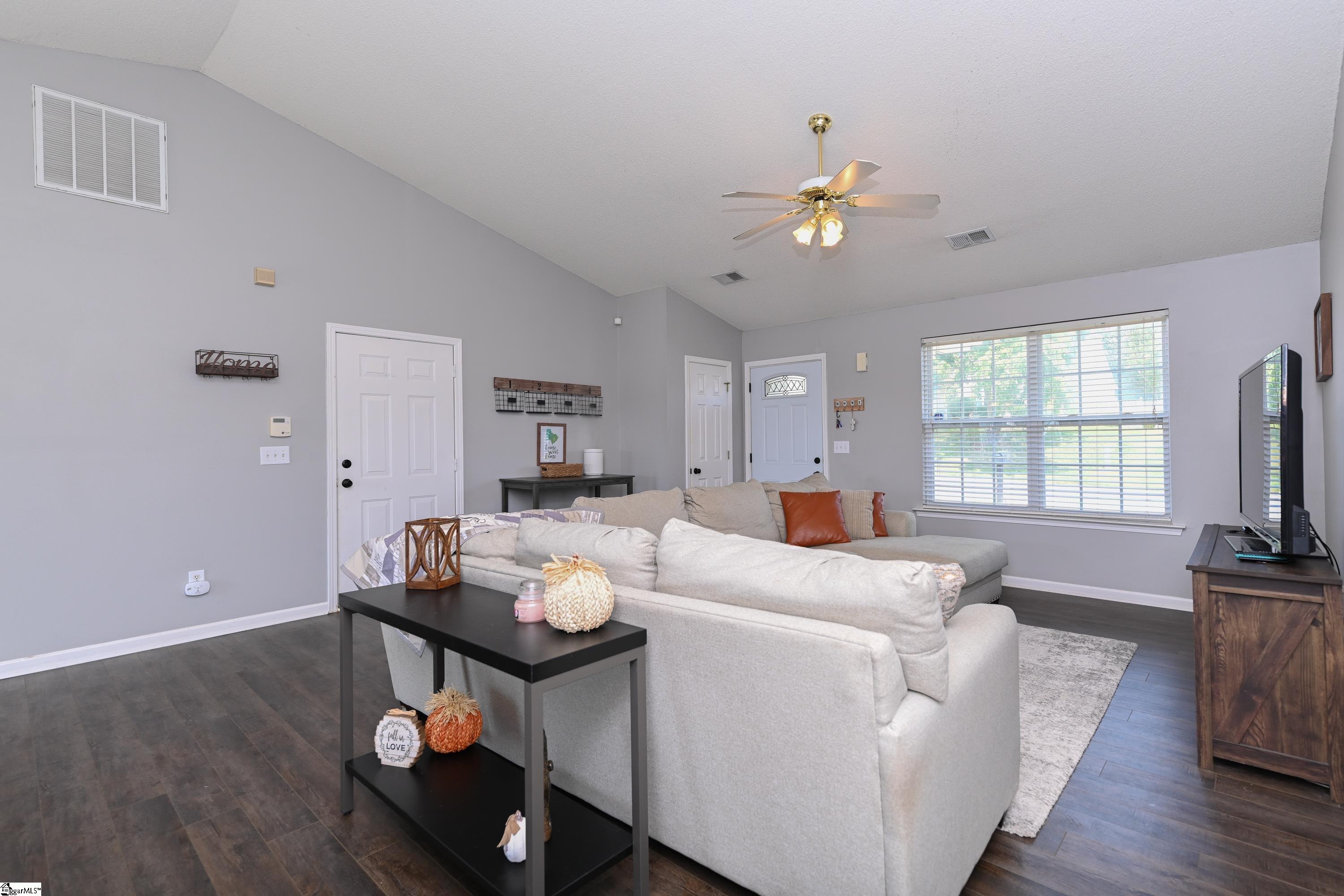 349 Honor Road Duncan, SC 29334 - Photo 5 of 18 Gallery Image 5