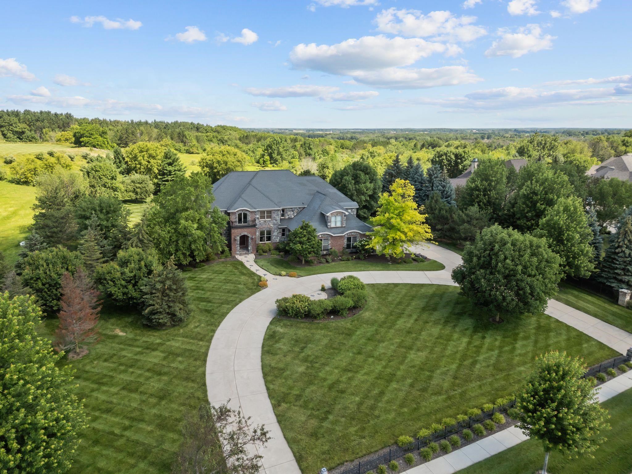 2730 Apple Hill Boulevard Appleton, WI 54913 - Photo 1 of 90