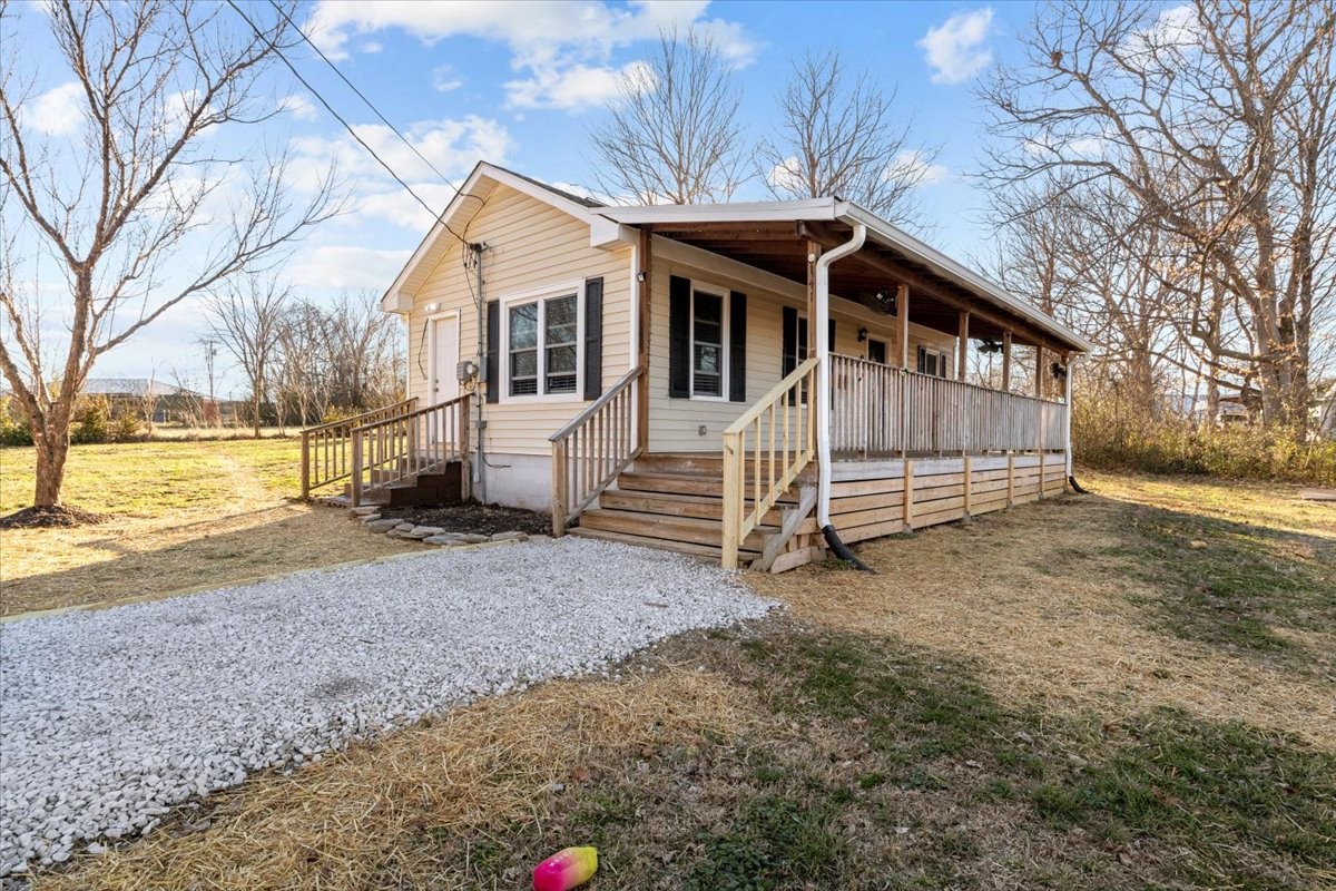 141 School Road Vanleer, TN 37181 - Photo 3 of 32 Gallery Image 3