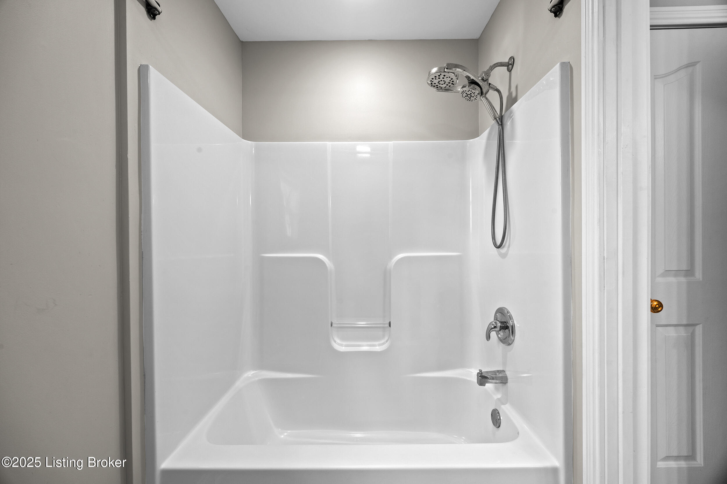 7702 Tempsclair Road Louisville, KY 40220 - Photo 49 of 65 49