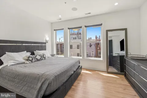 $1,095,000 | 558 Harvard Street Northwest, Unit B, Washington, DC 20059