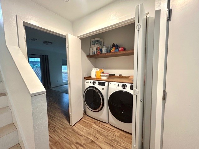 3010 Commerce Street Houston, TX 77003 - Photo 8 of 10 a utility room with dryer and washer
