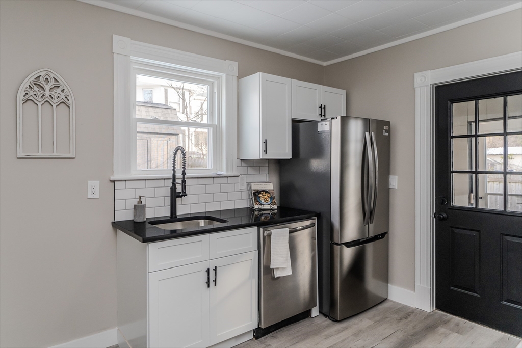23 Prospect Street Ware, MA 01082 - Photo 4 of 40