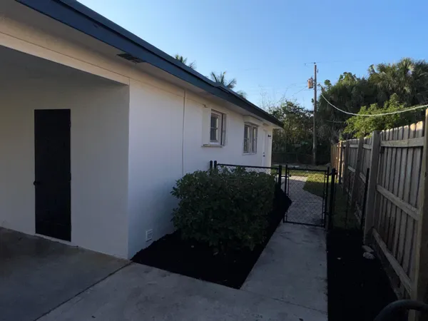 a view of garden with patio