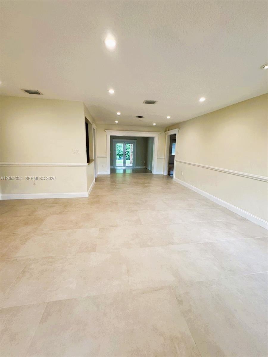 8870 Southwest 86th Street Miami, FL 33173 - Photo 16 of 44