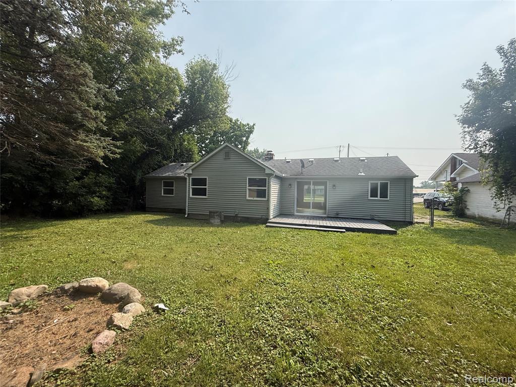 2084 South Dye Road Flint, MI 48532 - Photo 4 of 16