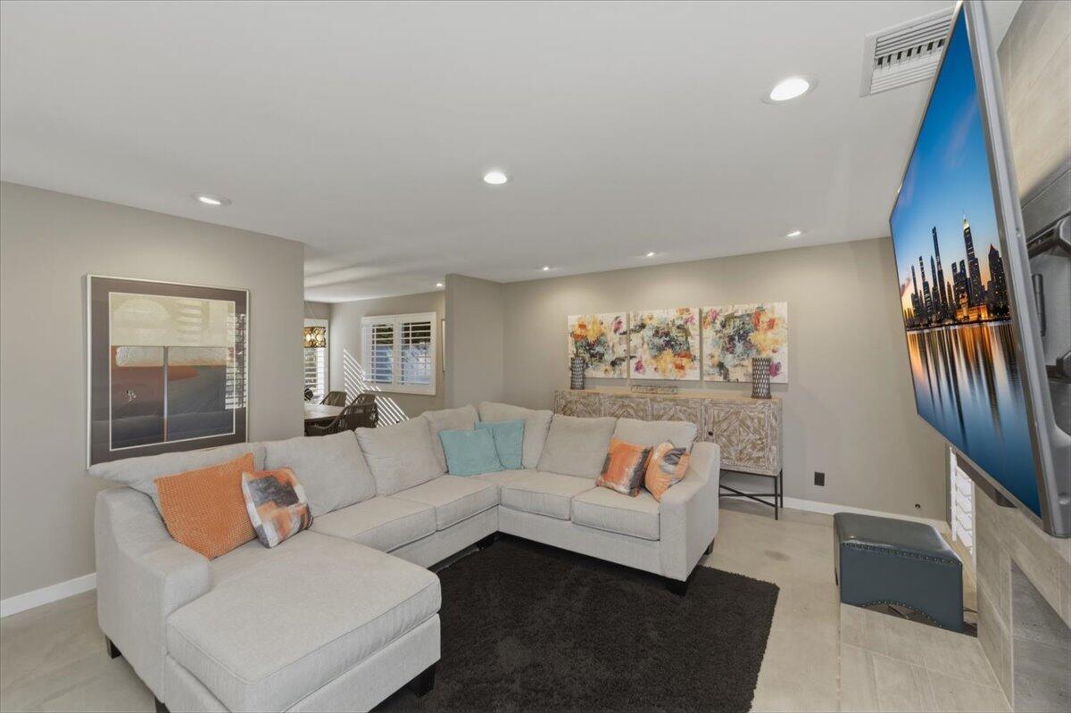 71395 Biskra Road Rancho Mirage, CA 92270 - Photo 34 of 81 46-Living Room