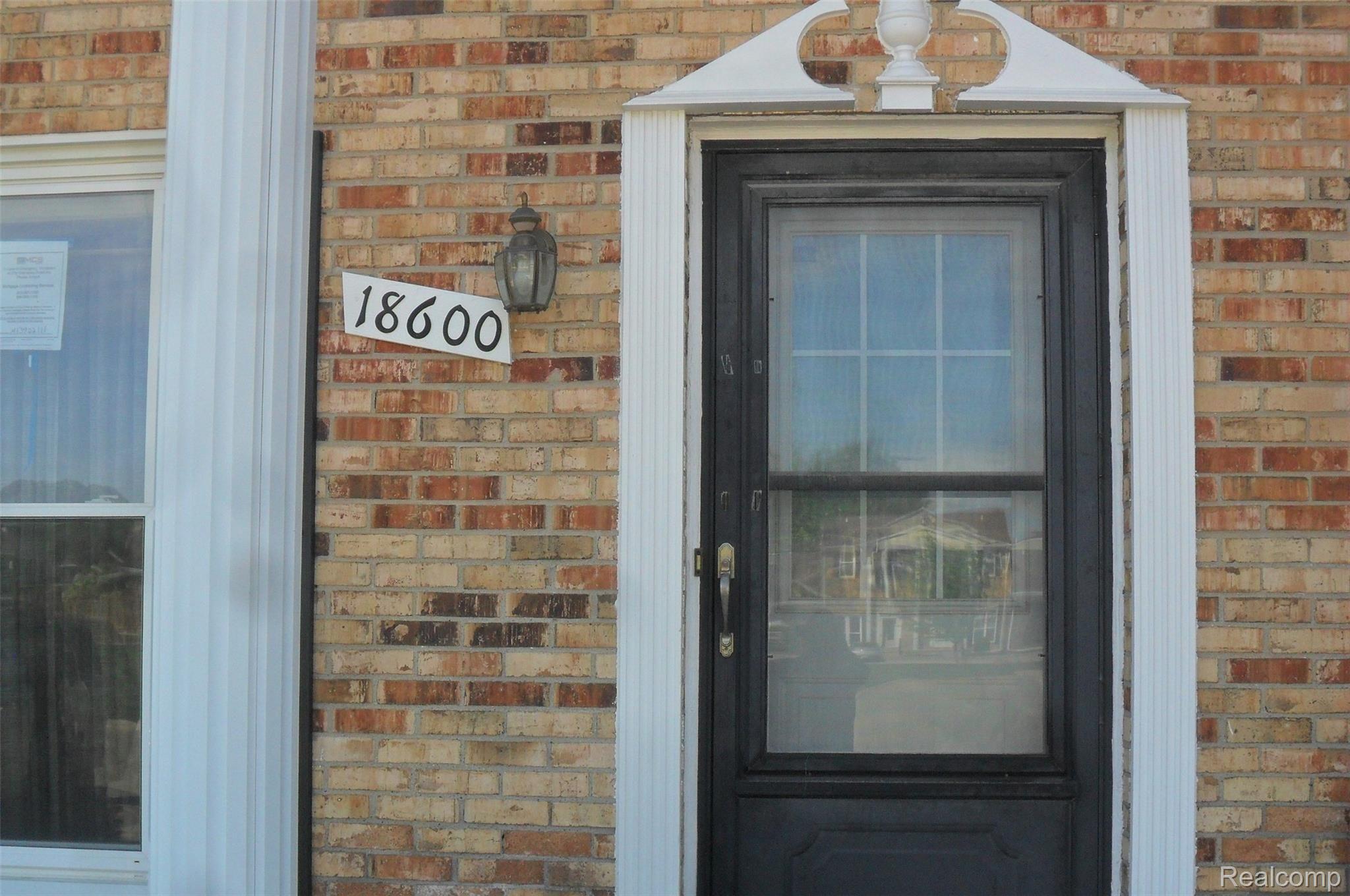 18600 Rudgate Street Southgate, MI 48195 - Photo 1 of 10 r front 2.jpg