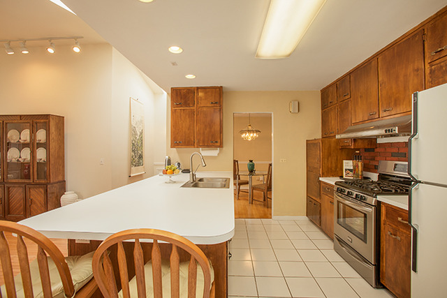 N727 Peter Road Wheaton, IL 60187 - Photo 8 of 24