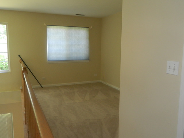 881 Brompton Court Carol Stream, IL 60188 - Photo 10 of 19 a view of a small space