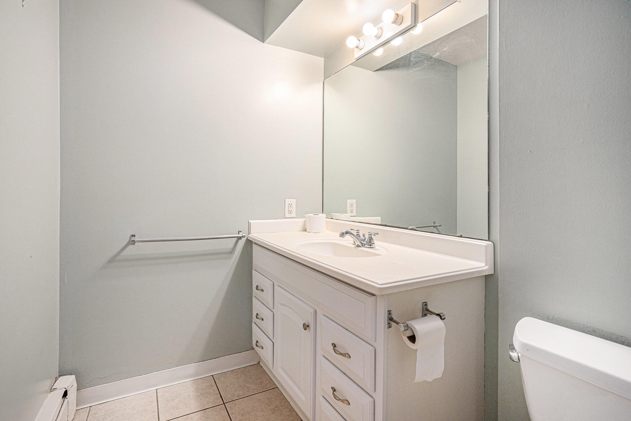 616 Lynn Avenue, Unit 23 Kalamazoo, MI 49008 - Photo 15 of 20 015_file_589