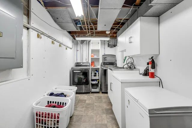 $344,900 | 698 Larpenteur Avenue West, St. Paul, MN 55113