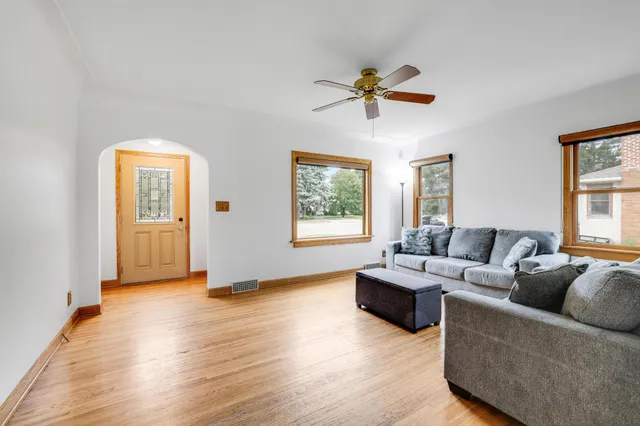 $344,900 | 698 Larpenteur Avenue West, St. Paul, MN 55113