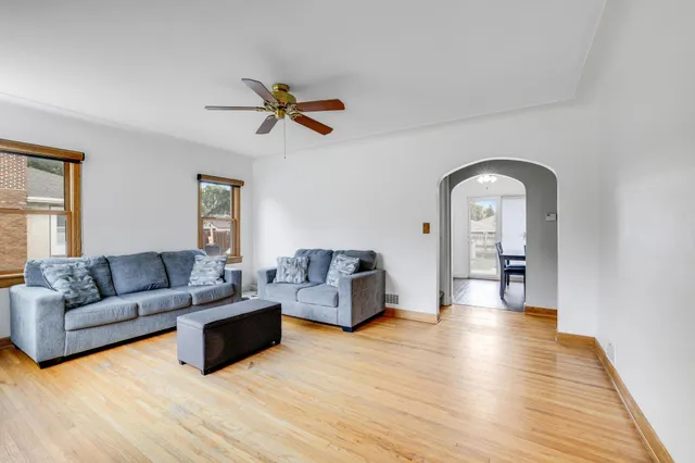 $344,900 | 698 Larpenteur Avenue West, St. Paul, MN 55113