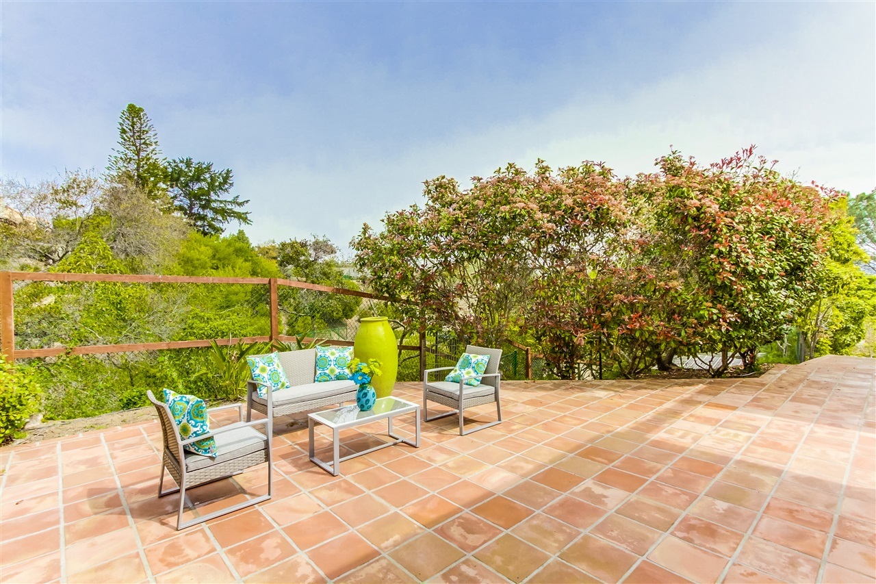 590 Rancho Santa Fe Road Encinitas, CA 92024 - Photo 15 of 25 Master patio area