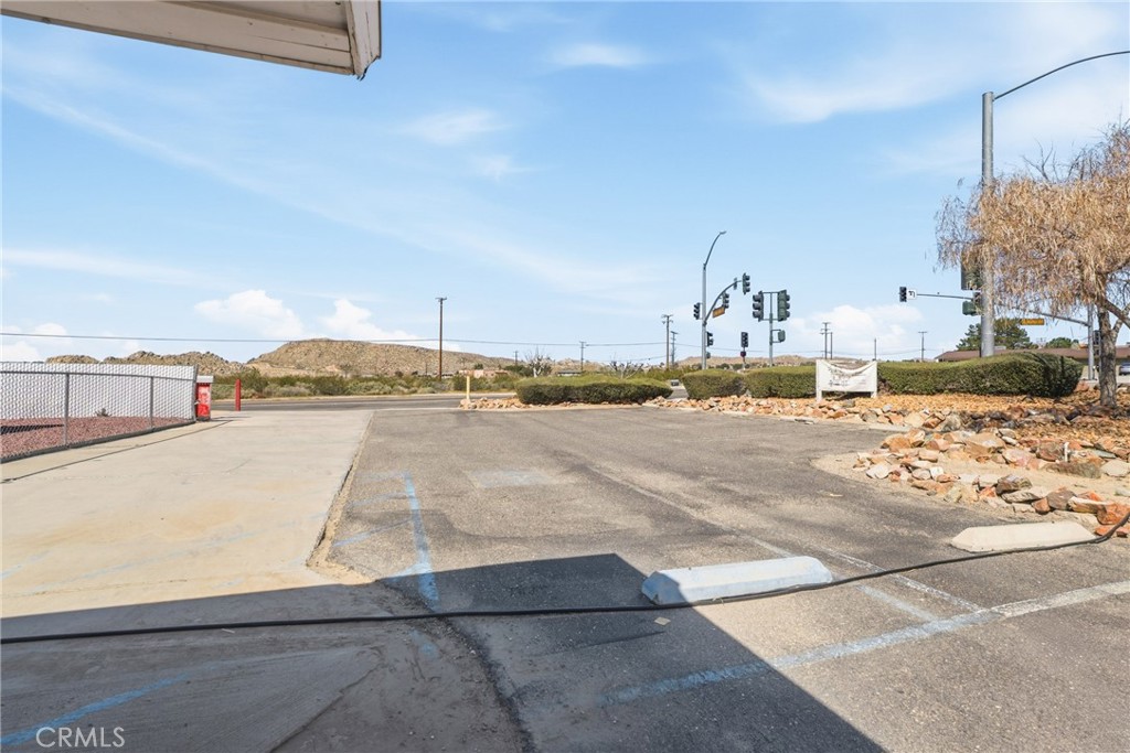 15637 Tuscola Road Apple Valley, CA 92307 - Photo 39 of 57 a view of a terrace view