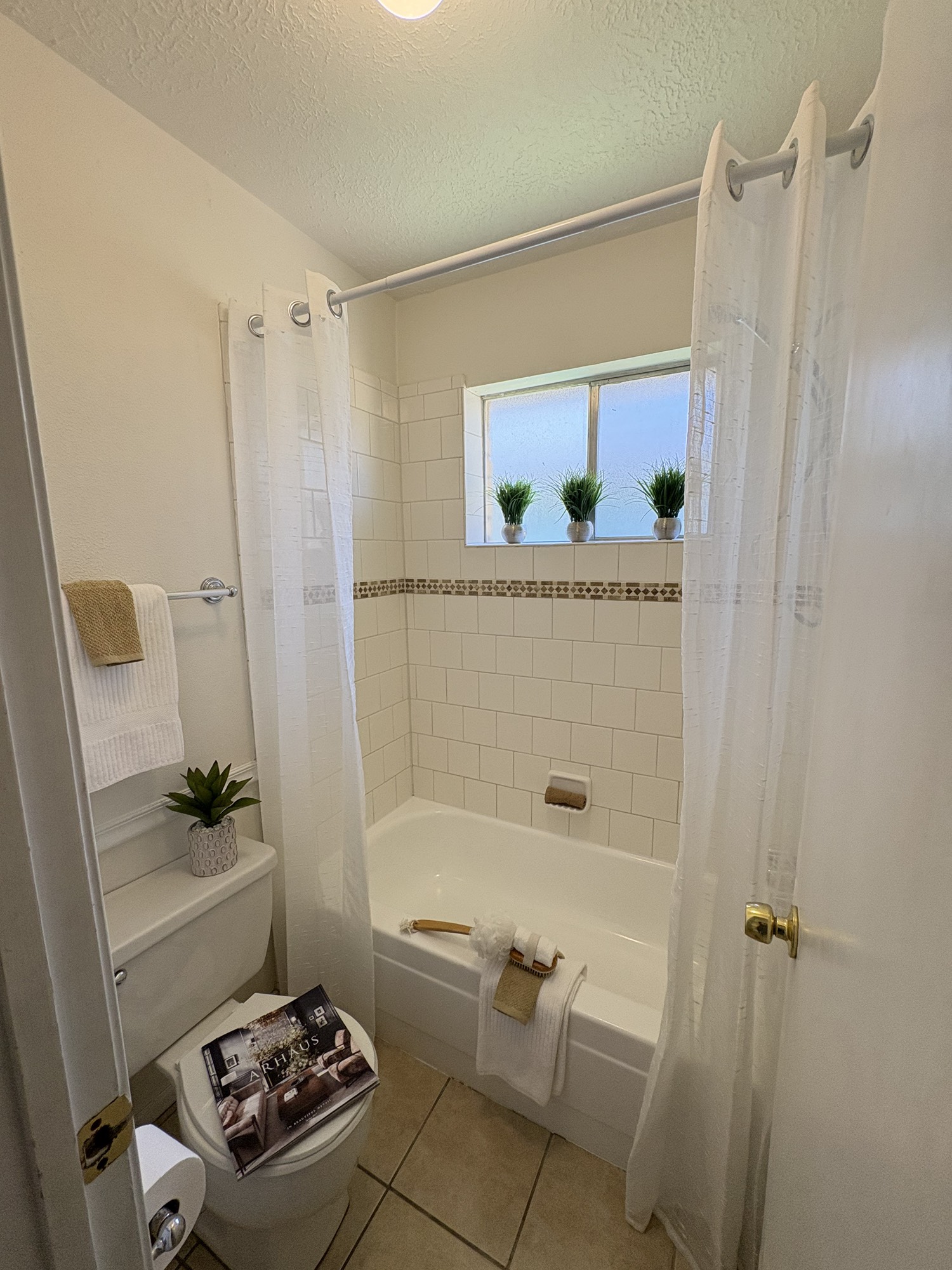 4834 Bridgemont Lane Spring, TX 77388 - Photo 21 of 23 Secondary Bathroom