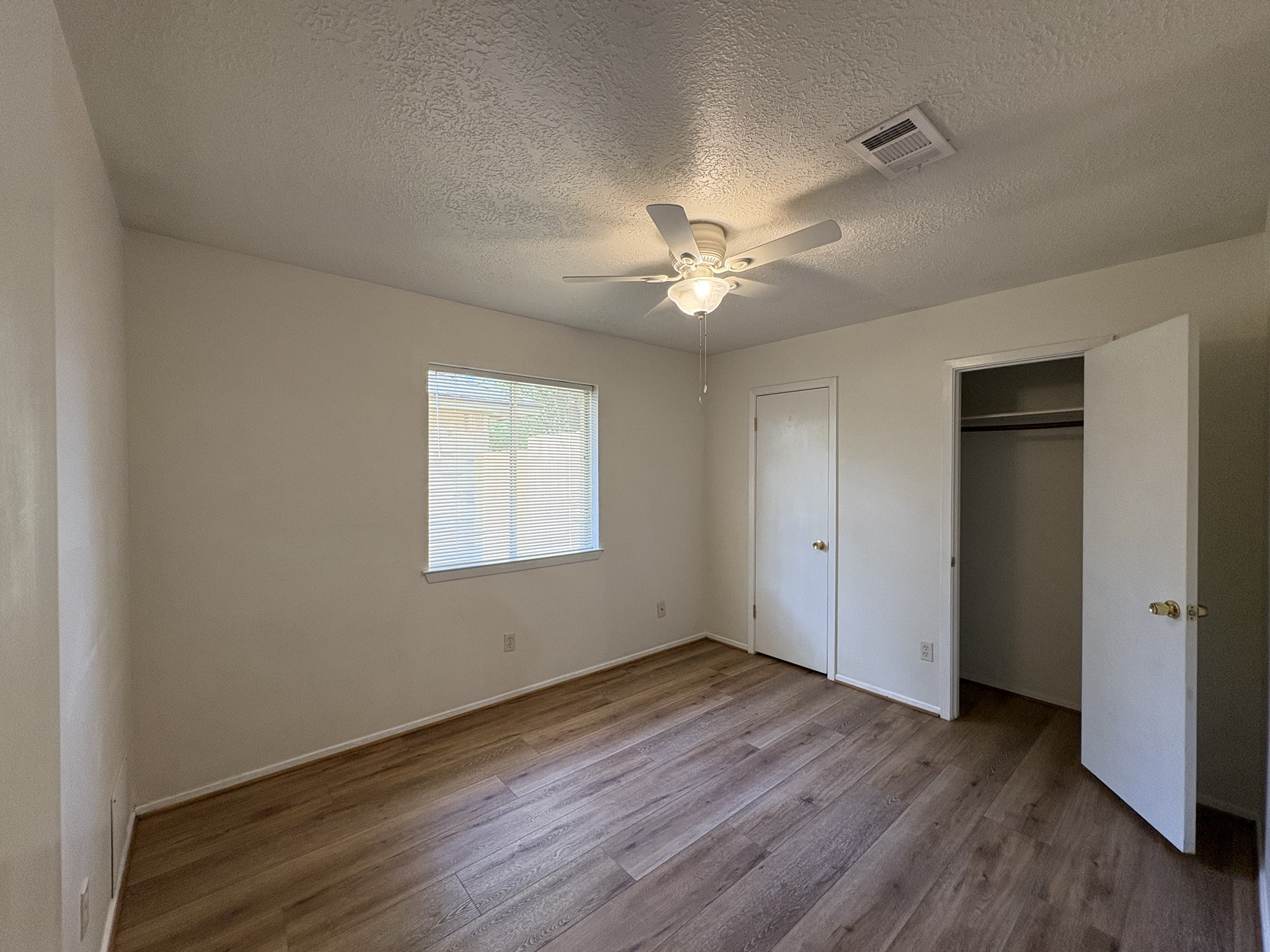 4834 Bridgemont Lane Spring, TX 77388 - Photo 22 of 23 3rd Bedroom