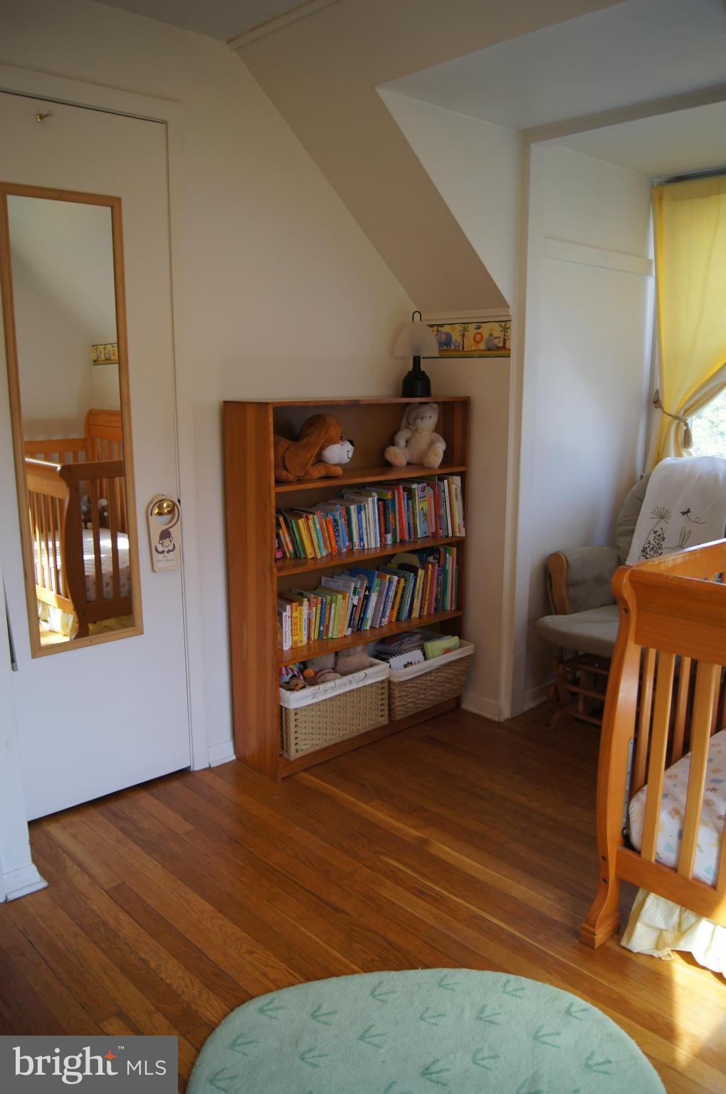 301 Garden Road Towson, MD 21286 - Photo 15 of 30 Lots of space in this room.
