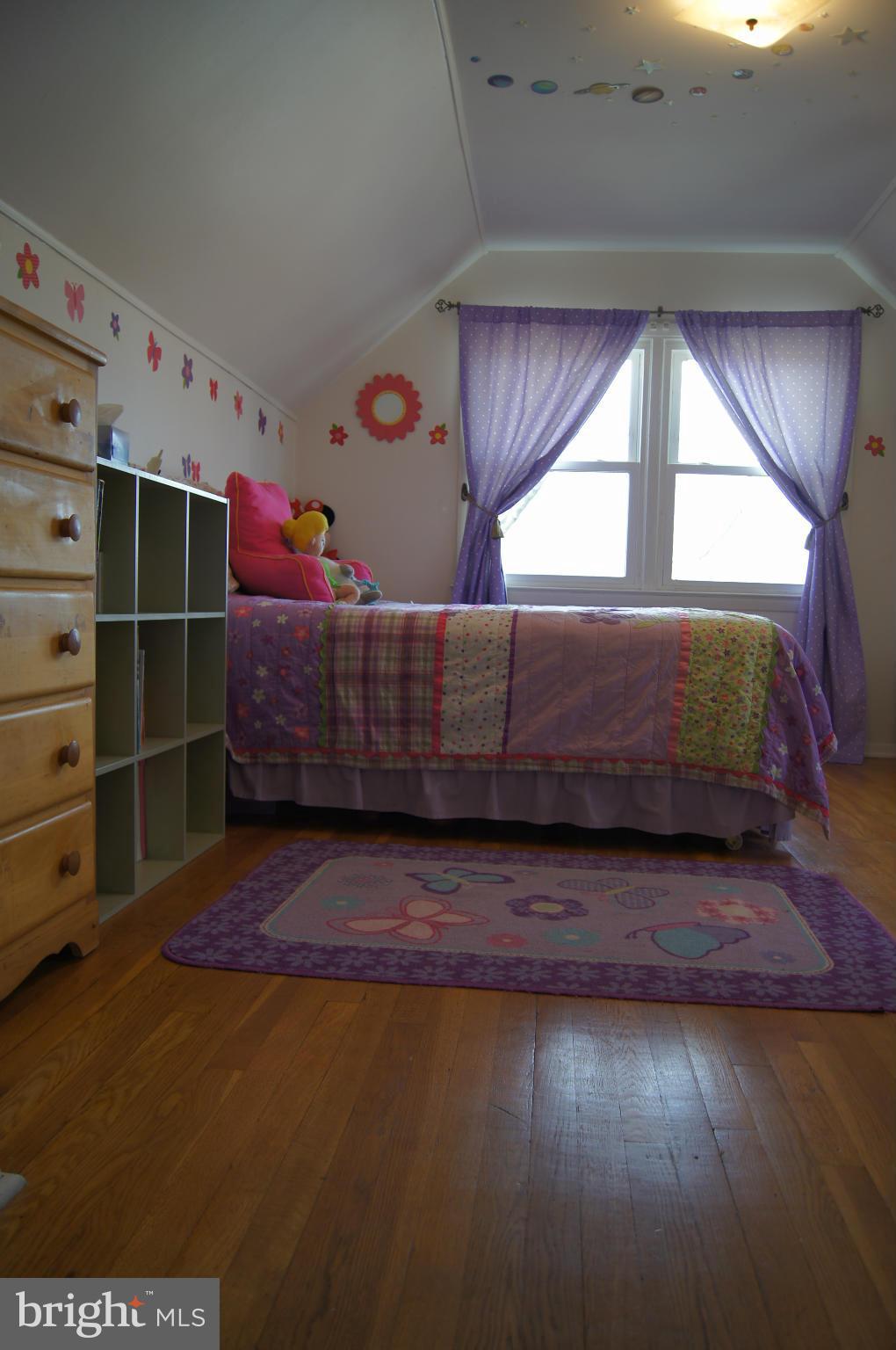 301 Garden Road Towson, MD 21286 - Photo 17 of 30 Large bedroom with good closet space