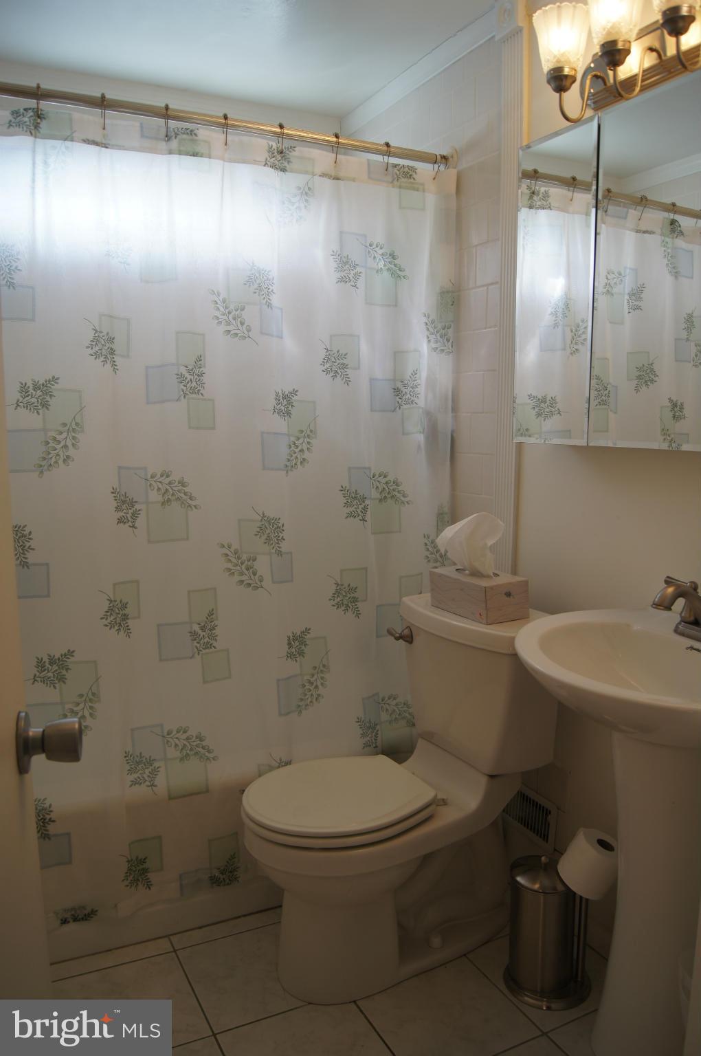 301 Garden Road Towson, MD 21286 - Photo 21 of 30 Full bath on second level