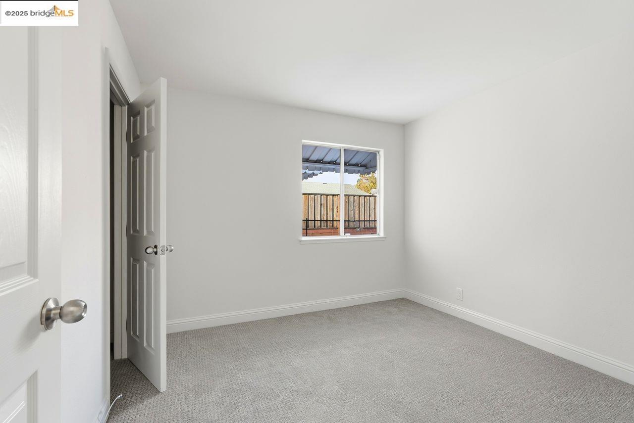 620 Chevy Chase Way Hayward, CA 94544 - Photo 22 of 38 an empty room with a window