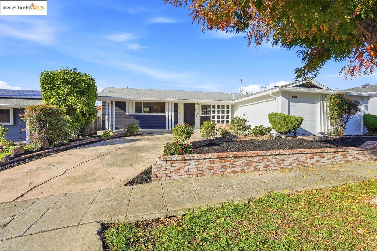 620 Chevy Chase Way Hayward, CA 94544 - Photo 3 of 38 a house view with a outdoor space